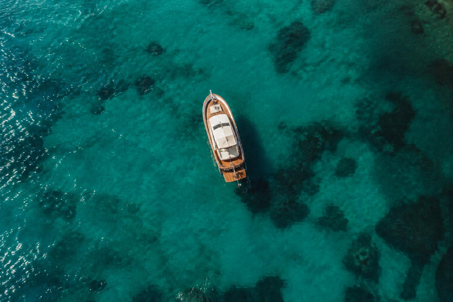 privato YACHT CHARTER